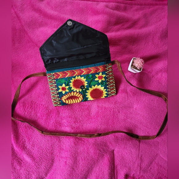 New Mexican embroidered purse from Chiapas Mexico - Picture 4 of 7